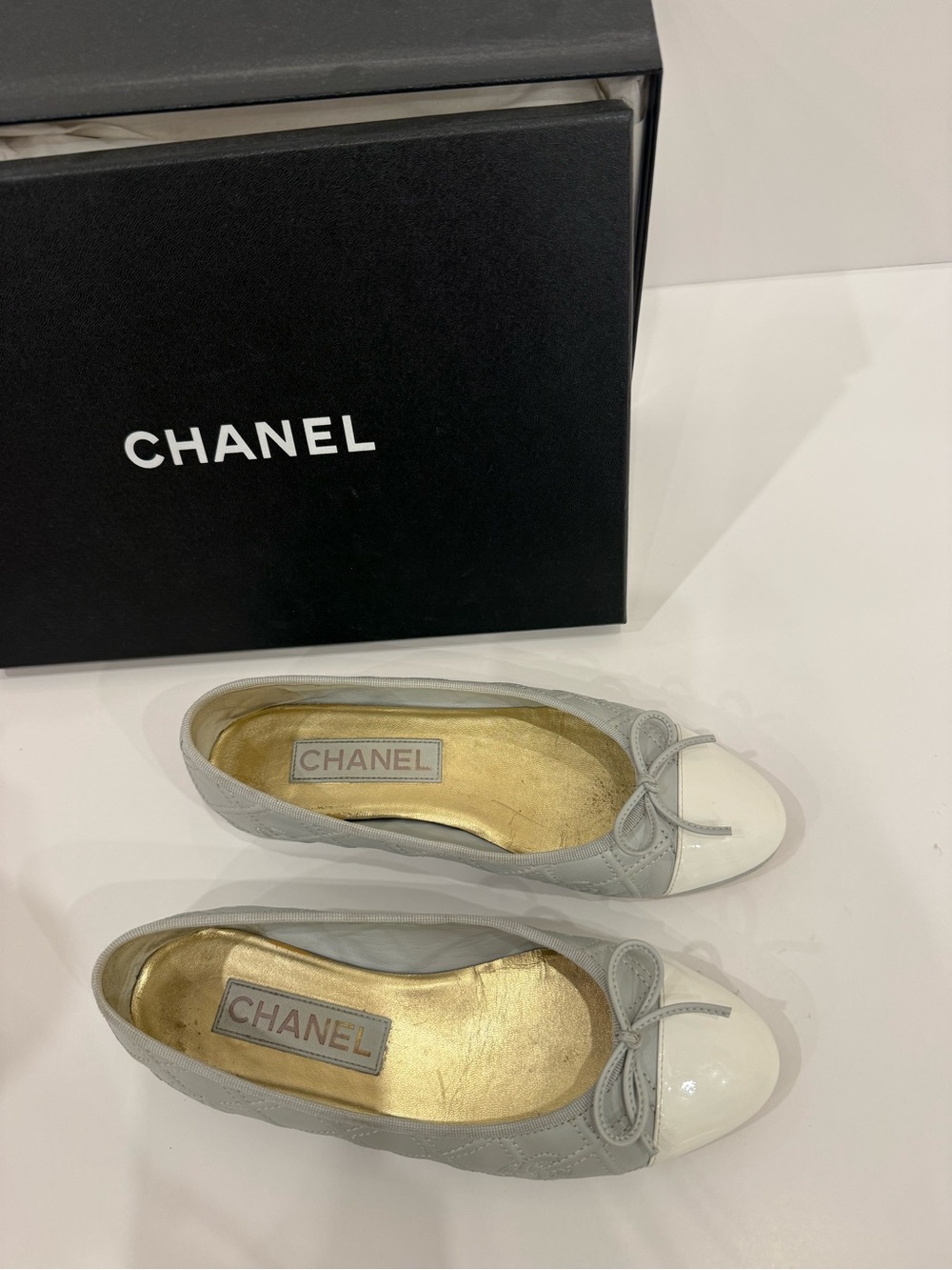 100% AUTHENTIC CHANEL Blue Gray Quilted Leather Ballet Flats with White Cap Toe - Picture 3 of 12